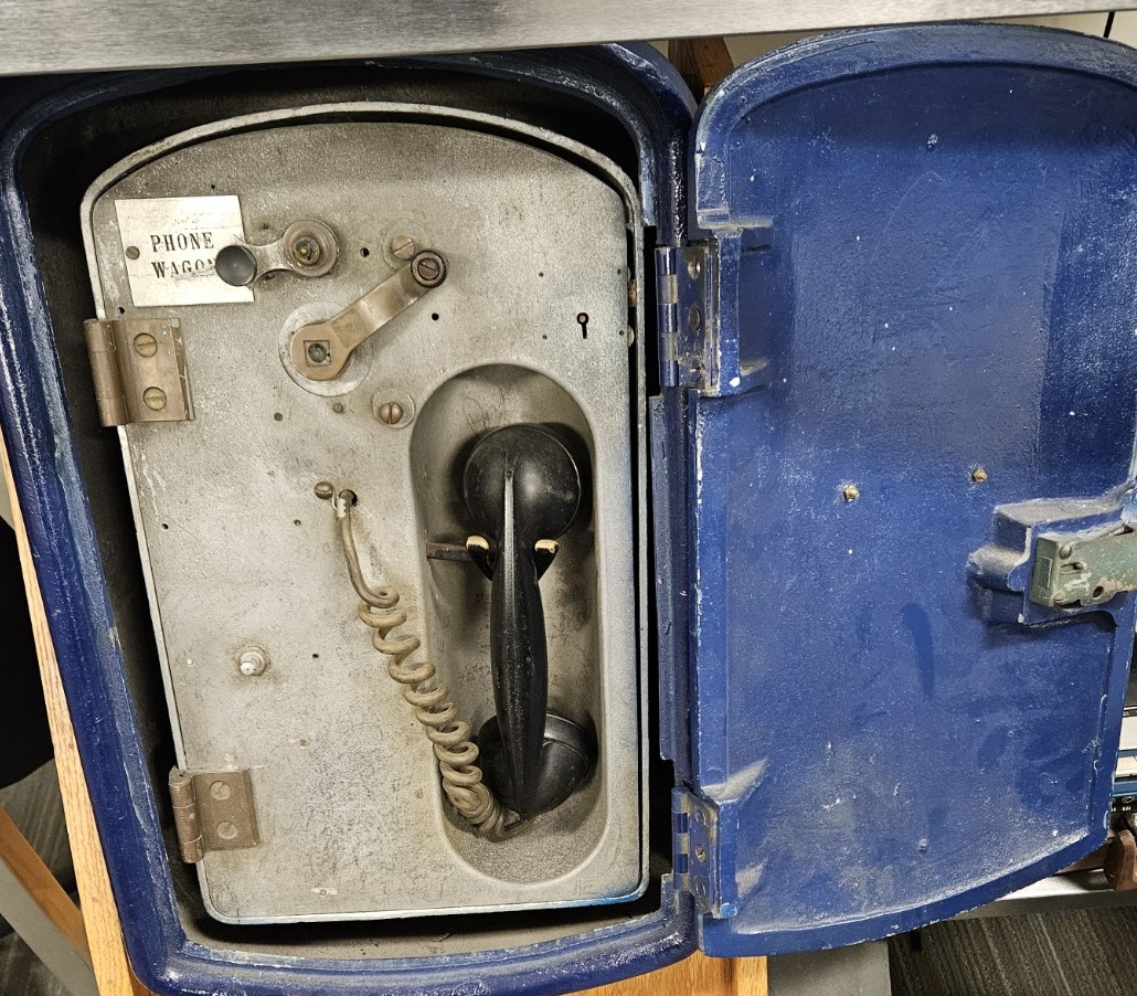 Open Detroit police call box